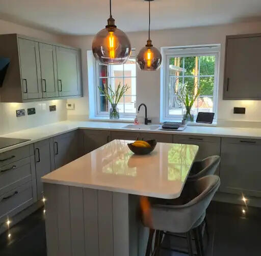 Kitchen island pendant lighting
